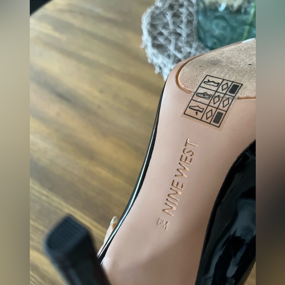 ❗️SOLD❗️Beautiful shoes - Picture 8 of 9